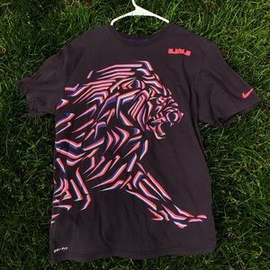 Nike/LeBron James Lion shirt